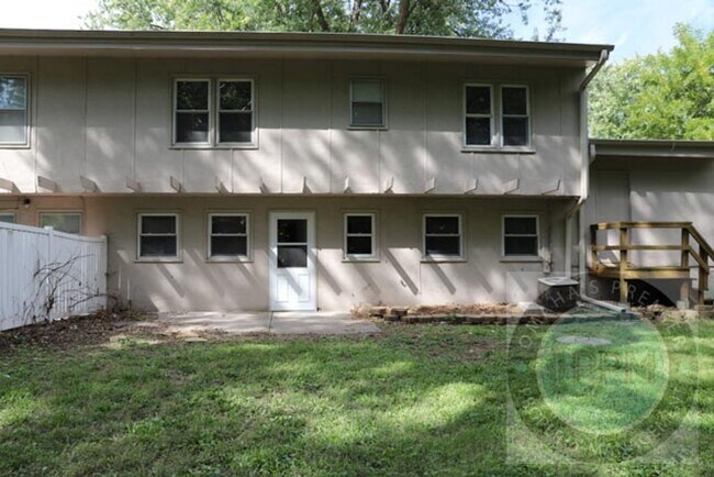 Foto del edificio - 8307 S 38th St