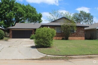 Building Photo - 628 Moraine Ave