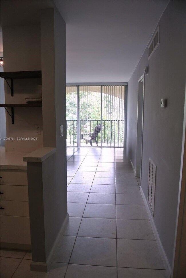 Foto del edificio - 2160 SW 16th Ave