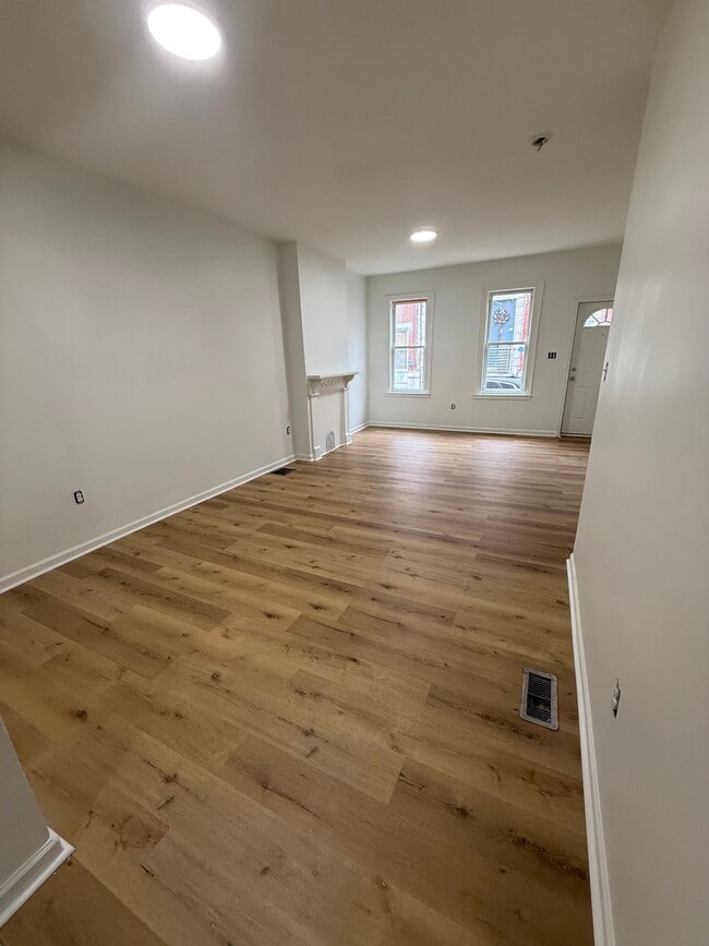 Photo - 1338 S Myrtlewood St Townhome