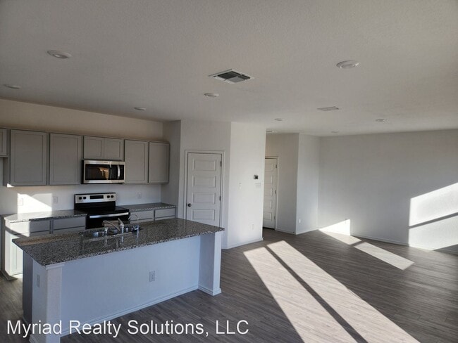 Building Photo - 4 br, 2.5 bath House - 10954 Fairchild Way