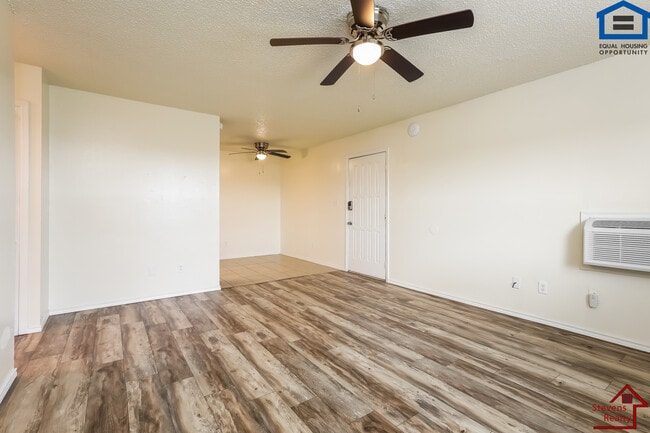 Building Photo - 2111 NW Lindy Ave