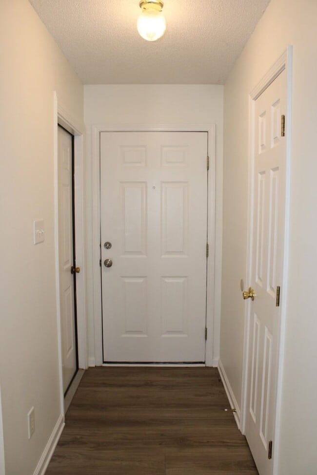 Building Photo - Charming Duplex in Havelock