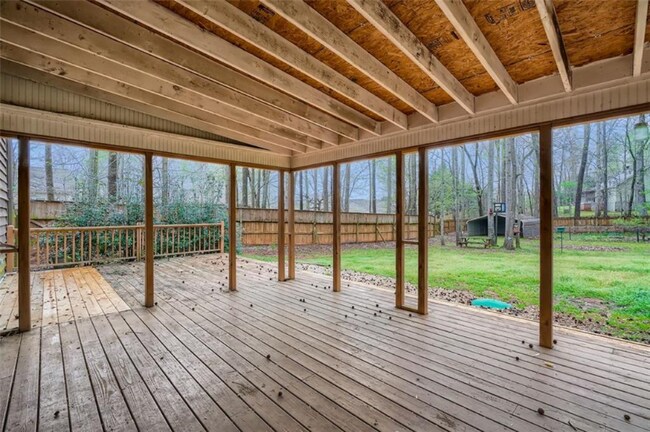Building Photo - 4680 Whispering Woods Dr