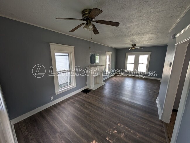 Building Photo - Spacious 4-Bedroom Colonial Near Lake Erie