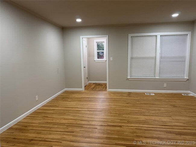 Foto del edificio - 5308 S Madison Ave