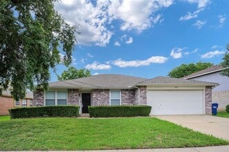Building Photo - 2805 High Pointe Blvd