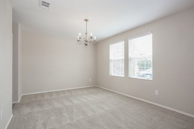 Foto del edificio - 1625 Grassy View Dr