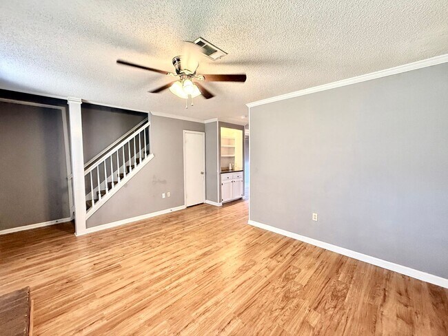 Building Photo - 955 Ridgepoint Ct