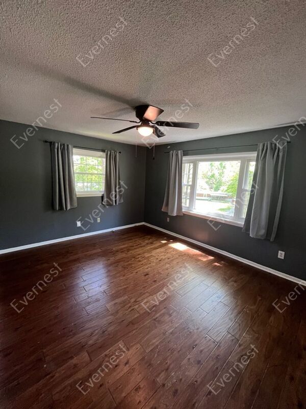 Building Photo - 327 Shanty Lake Dr
