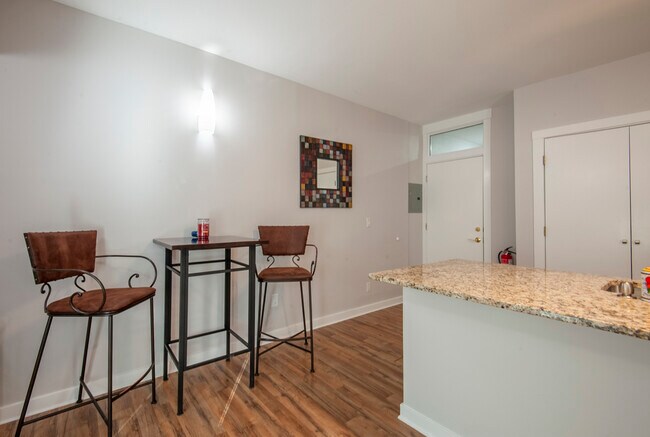 Dining Area - 605 Fontana Dr