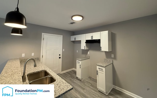 Building Photo - 3413 Rosecreek Cove