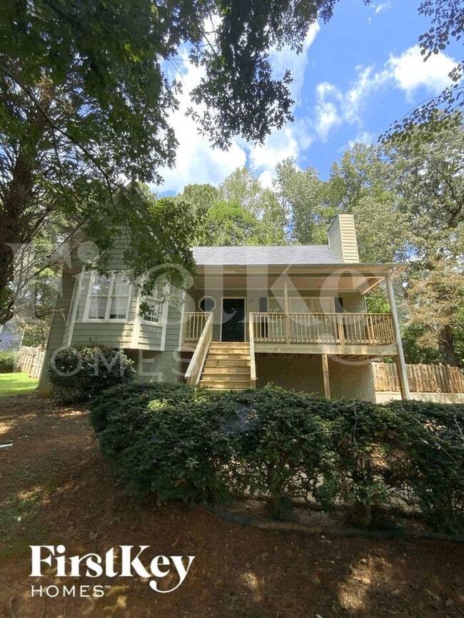 Building Photo - 345 Maplelake Dr