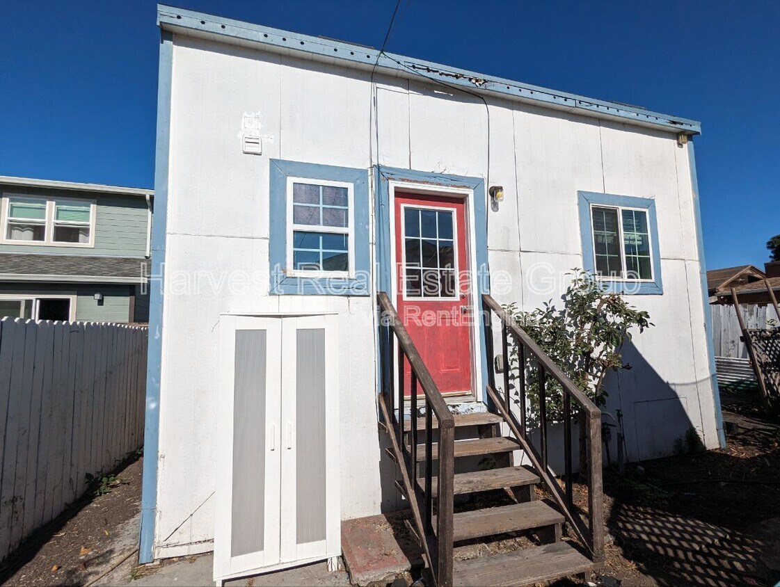 Foto principal - 2121 65th Ave