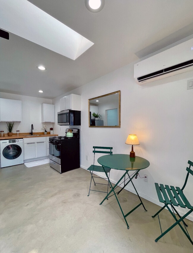Foto del edificio - 5618 Raber St