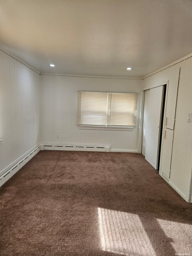 38 Stonecutter Rd, Levittown, NY 11756 Townhome Rentals in Levittown