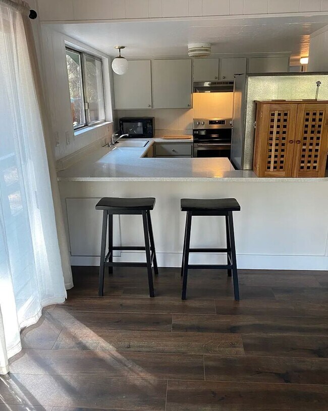 Building Photo - Tahoe Charm with Modern Updates- Small Dog...