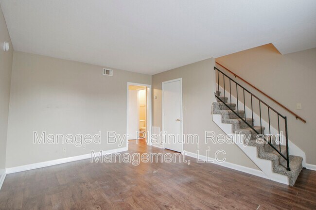 Foto del edificio - 371 Peabody Dr