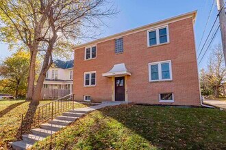 Building Photo - 1425 S 11th St