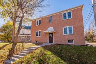 Building Photo - 1425 S 11th St