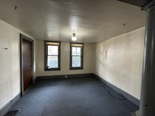 Building Photo - 816 German St