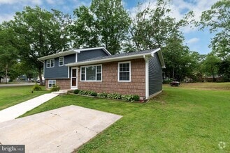 Building Photo - 1409 Brown Rd