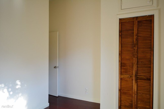 Building Photo - 135 Carlton Ave