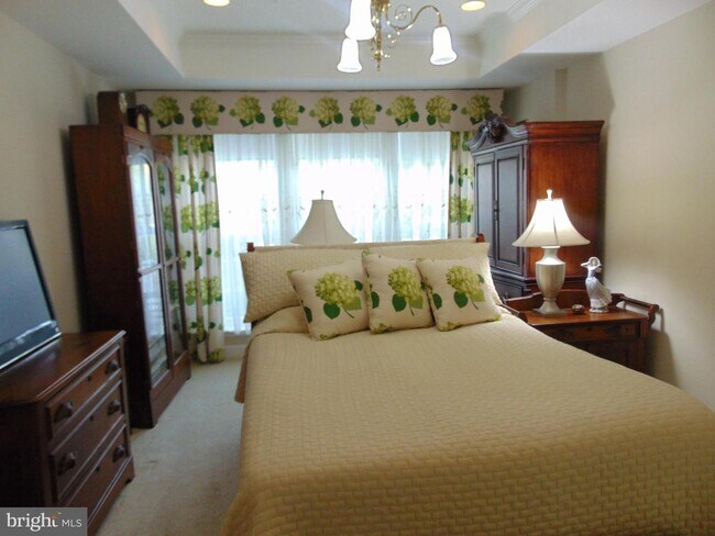 Foto del edificio - 271 Long Point Dr