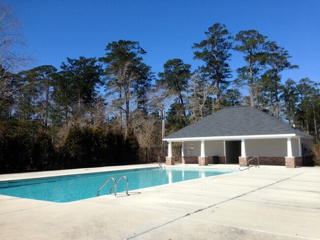 Foto del edificio - Near new home in comfortable family community