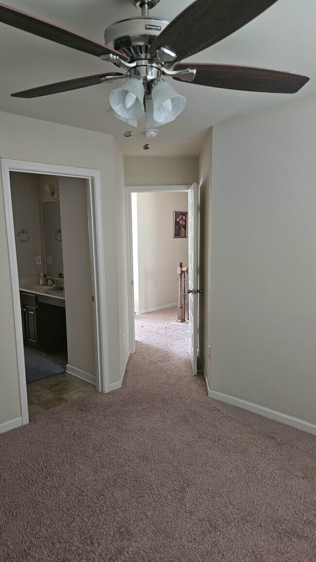 Foto del edificio - 257 Misty Grove Dr