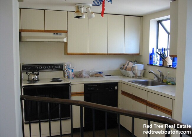 Building Photo - 29 Brainerd Rd