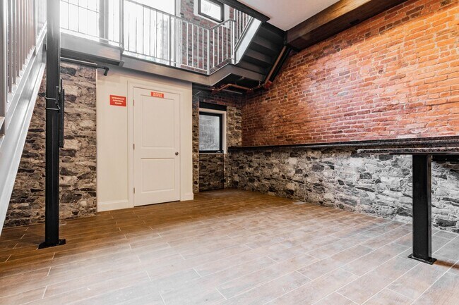 Photo - ALLSTON LUXURY 1BED / 1BATH NO BROKER FEE ... Apartment