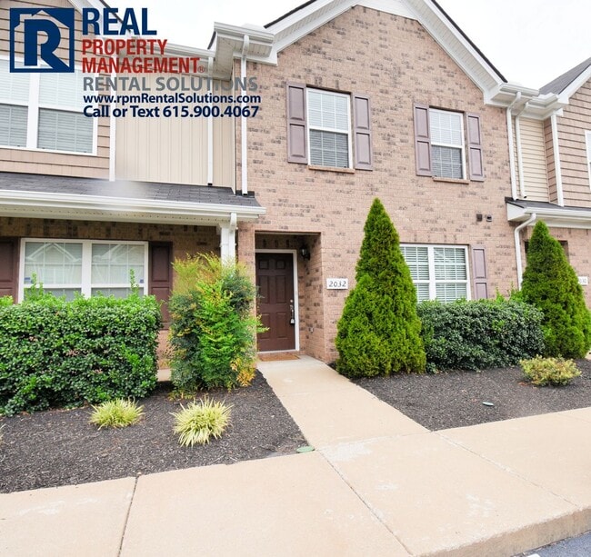 Building Photo - Wonderful 3BR Mboro townhome- GREAT location!