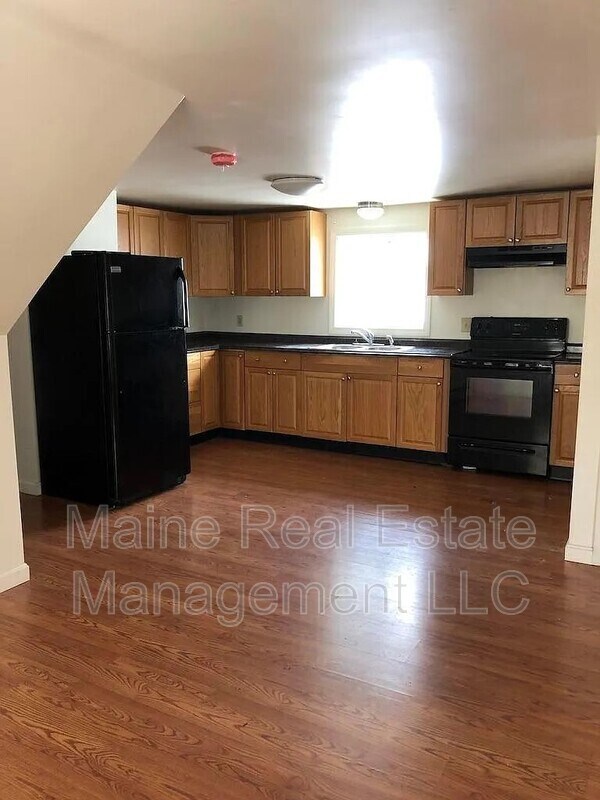 105 Cony St Unit Apt. 2, Augusta, ME 04330 Condo for Rent in Augusta