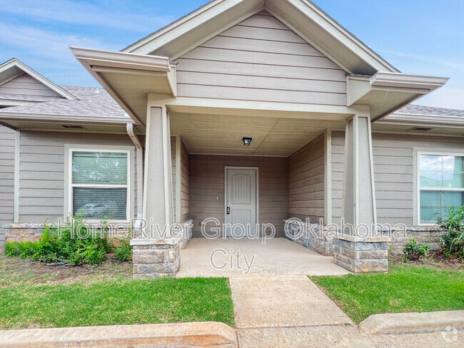Building Photo - 923 SW 92nd St