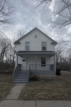 Building Photo - 617 Going St