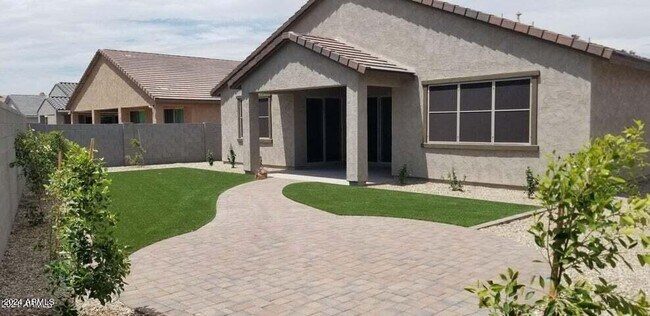 Building Photo - 2151 N 139th Dr