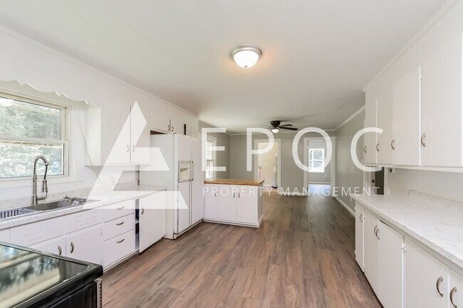 Foto del edificio - 3048 NC 62 E
