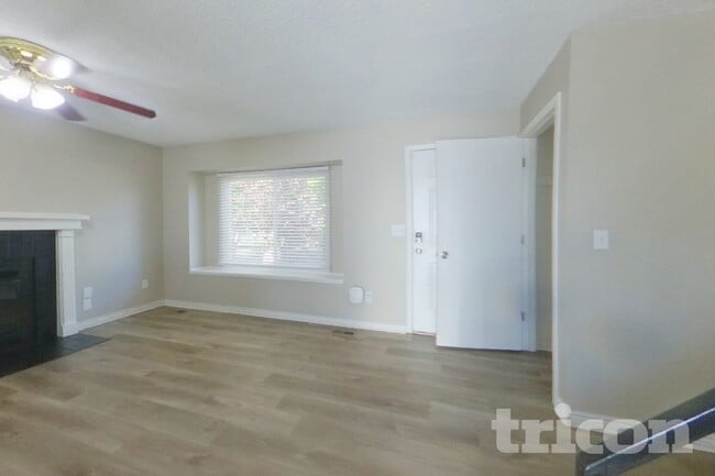 Building Photo - 8448 Prairie Clover Way