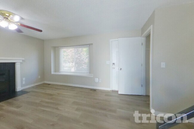 Foto del edificio - 8448 Prairie Clover Way