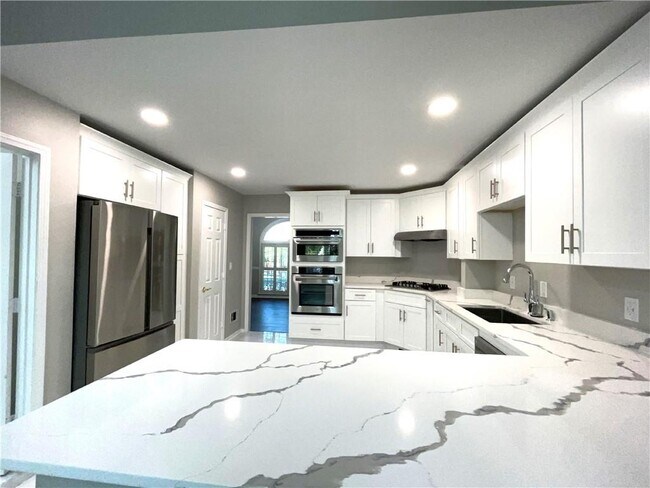 Building Photo - 11355 Vedrines Dr