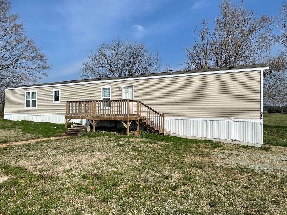 Foto principal - 3 BED, 2 BATH MOBILE HOME LOCATED IN DENTO...