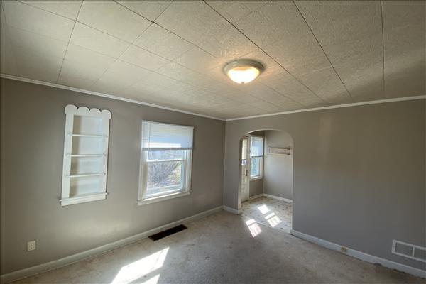 Building Photo - 1 bedroom unit