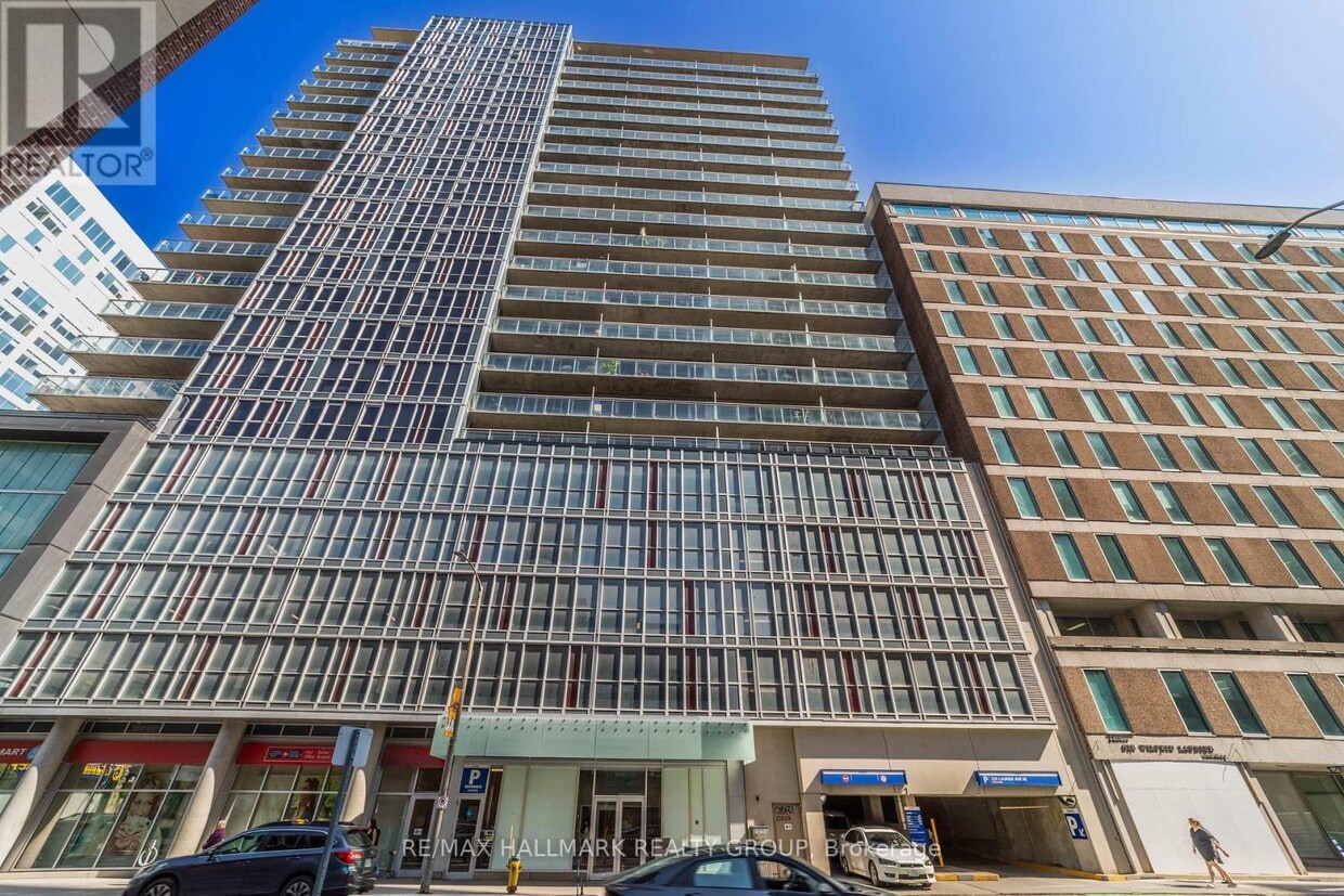 Primary Photo - 324-1324 Laurier Ave W