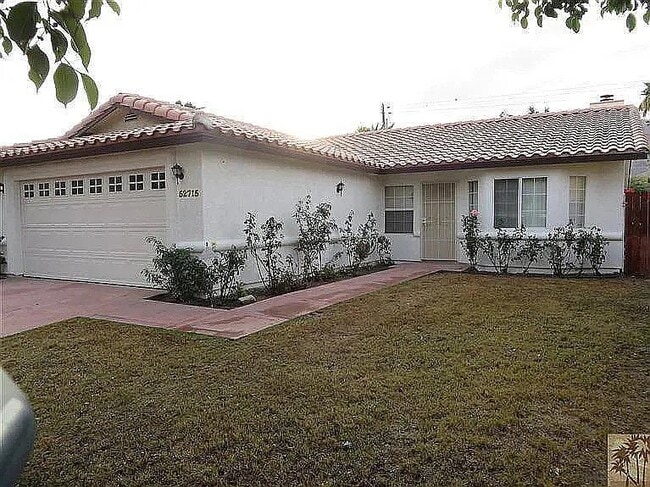Building Photo - 52715 Avenida Bermudas