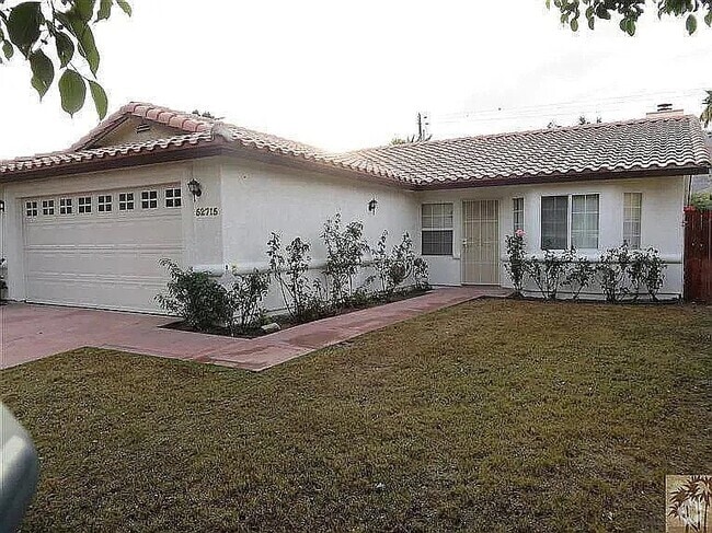 Building Photo - 52715 Avenida Bermudas