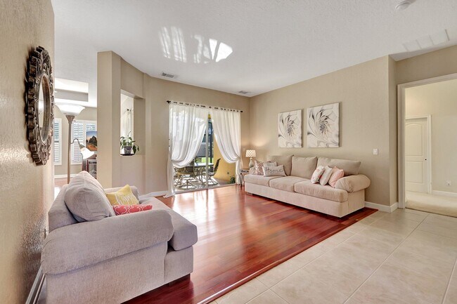 Foto del edificio - 827 SW Grand Reserves Blvd