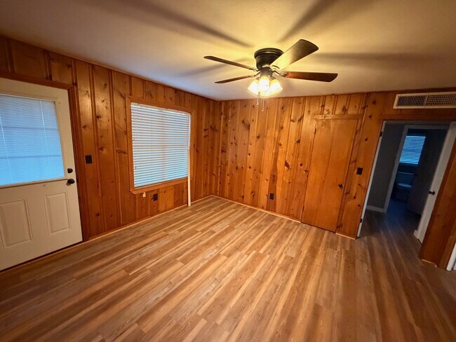 Foto del edificio - 2530 Baylor Ave