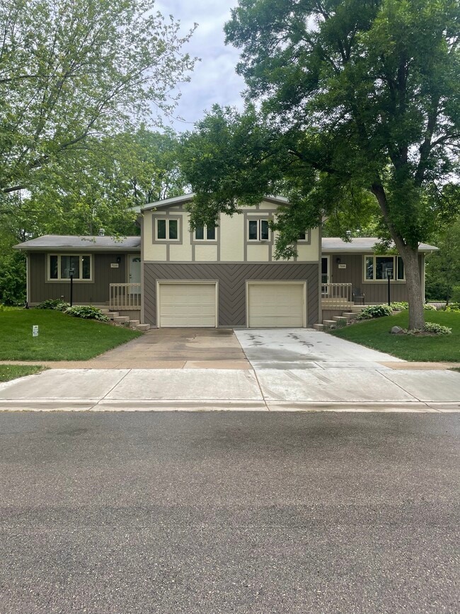 Building Photo - 7110 Park Shores Ct