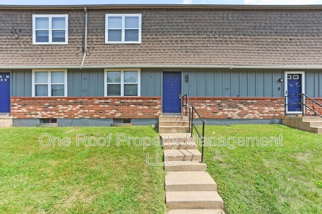 Building Photo - 701 Linwood Dr